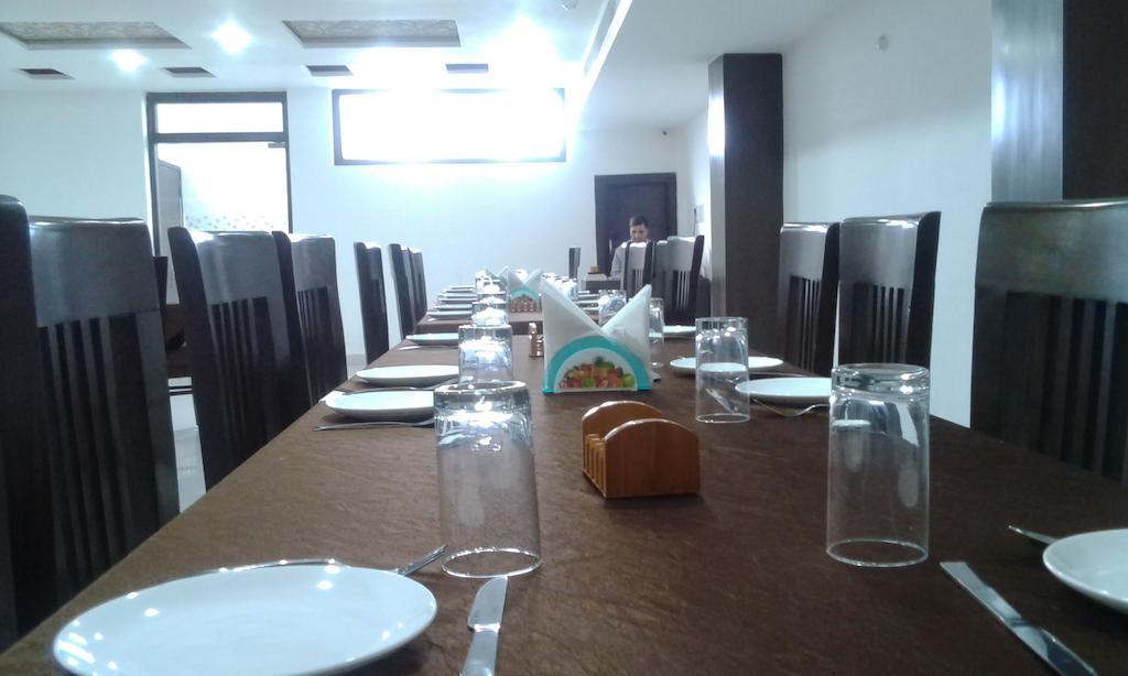 Hotel Dazzling East Gate Agra  Esterno foto