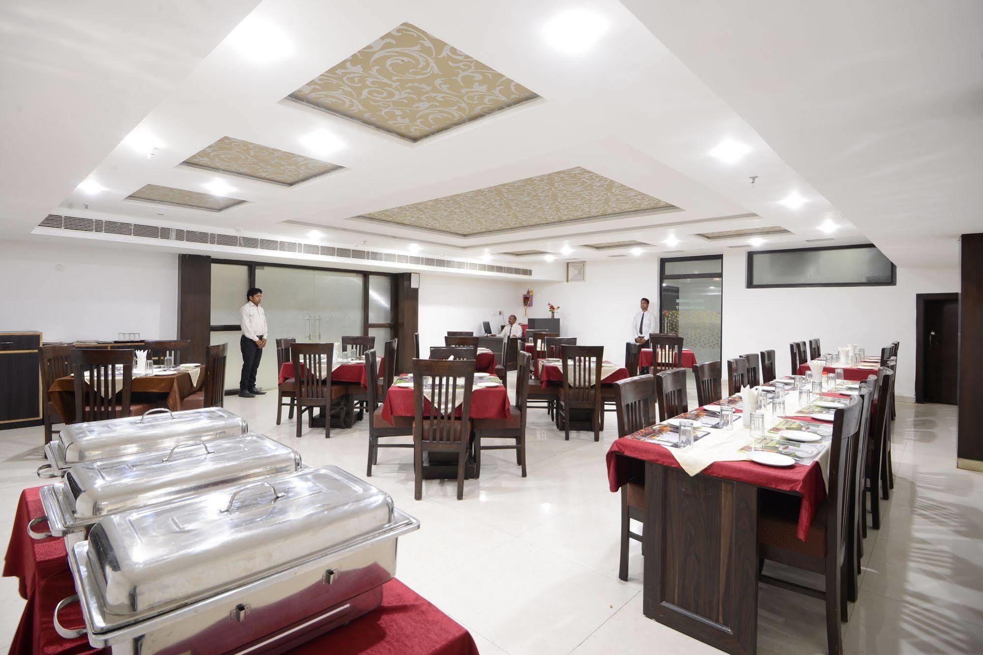 Hotel Dazzling East Gate Agra  Esterno foto