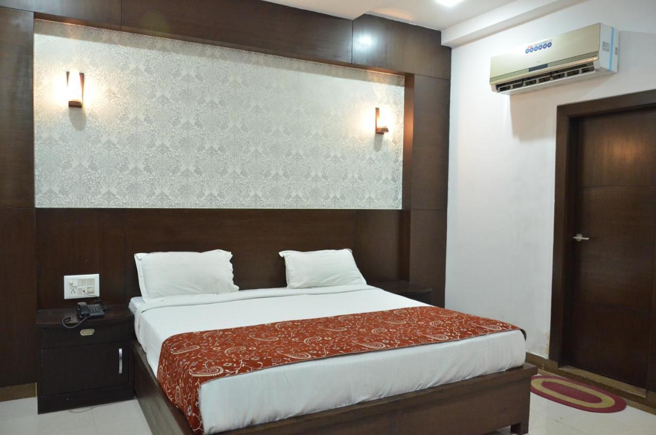 Hotel Dazzling East Gate Agra  Esterno foto