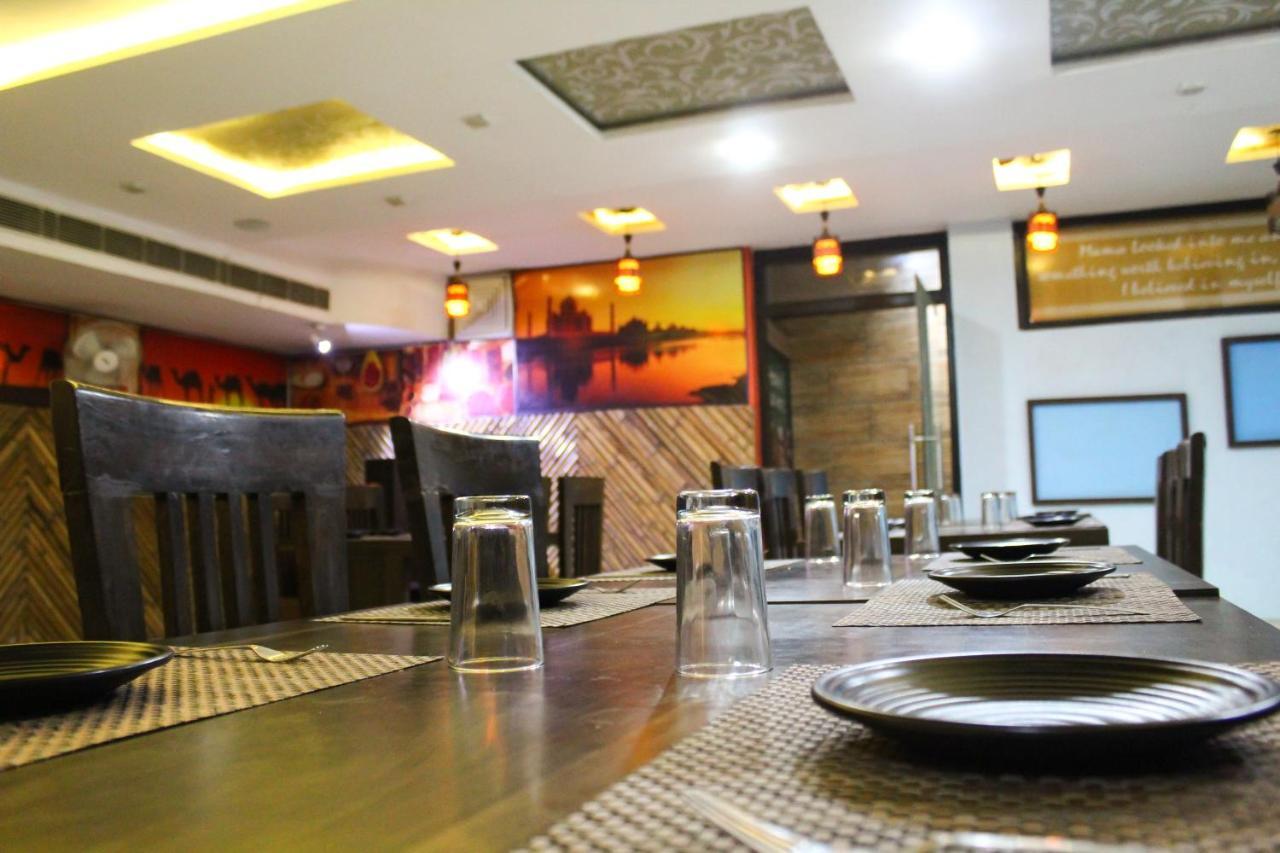 Hotel Dazzling East Gate Agra  Esterno foto